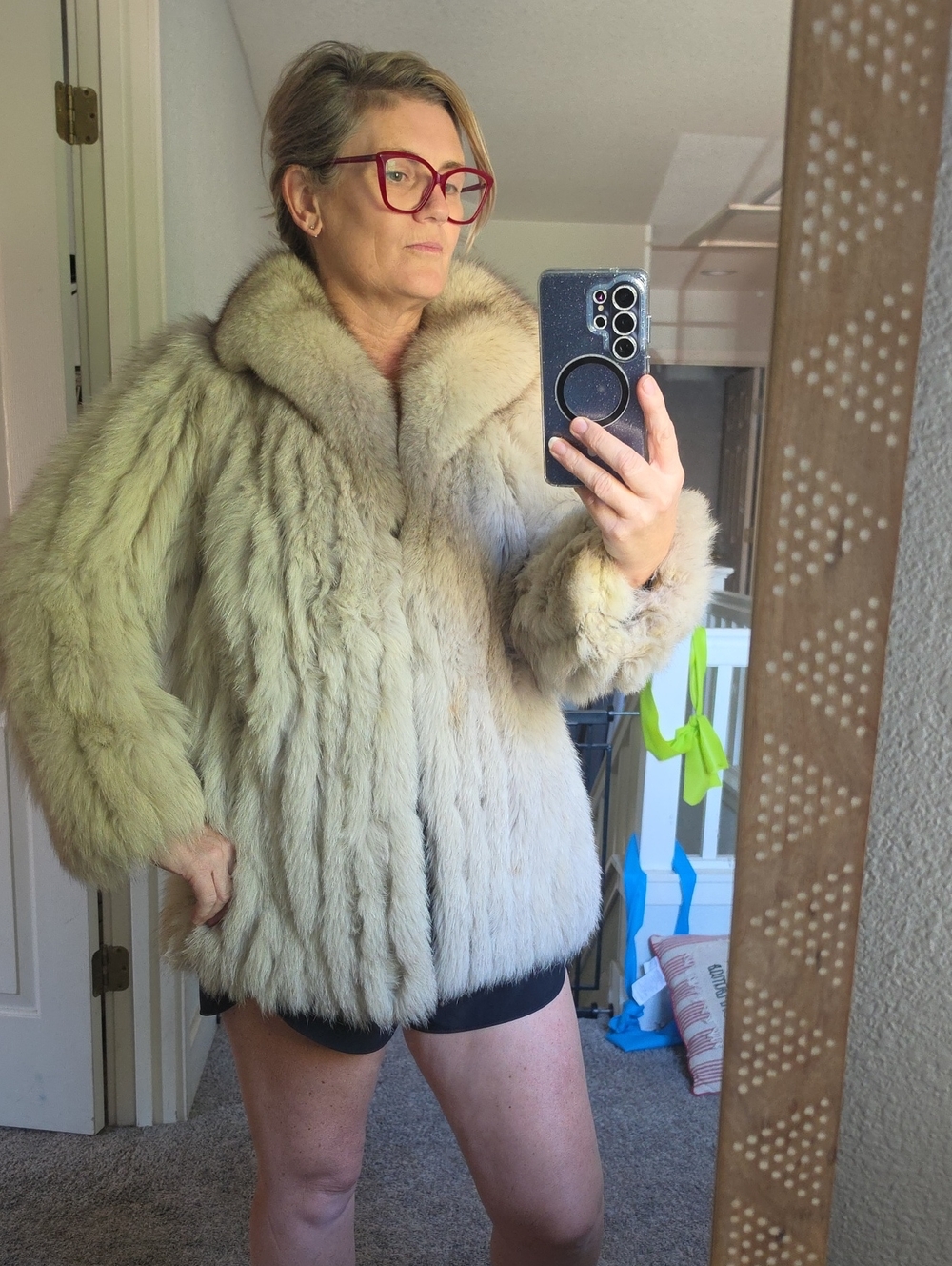 AMAZING VINTAGE SILVER FOX FUR COAT